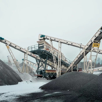 Customizable Color Limestone Mobile Impact Crusher with Screen and Advanced Technology